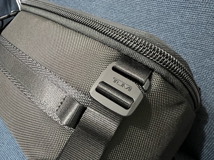 (全新正品)TUMI PLATOON SLING ALPHA BRAVO黑色單肩包